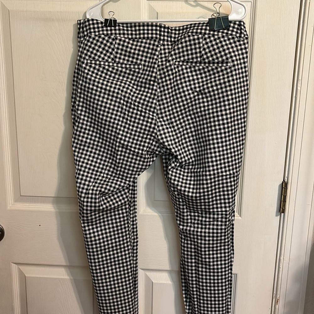 Old Navy gingham pixie pants - Picture 3 of 3